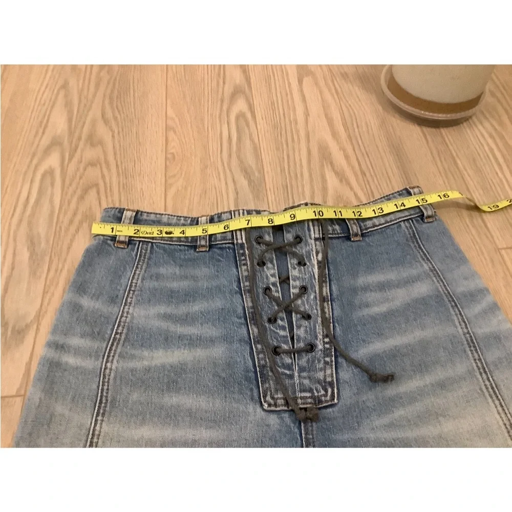 NWOT Anthropologie Pilcro lace up denim shorts❤️❤️❤️❤️ - Picture 3 of 9